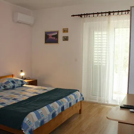 Vjera Konukevi Primošten